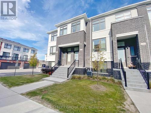 17 James Noble Lane, Richmond Hill, ON - Outdoor With Facade