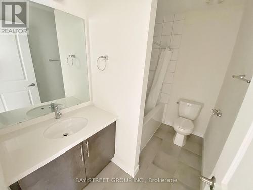 17 James Noble Lane, Richmond Hill, ON - Indoor Photo Showing Bathroom