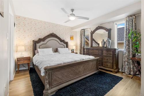 10 Castlerock Cove, Steinbach, MB - Indoor Photo Showing Bedroom