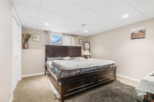 10 Castlerock Cove, Steinbach, MB - Indoor Photo Showing Bedroom