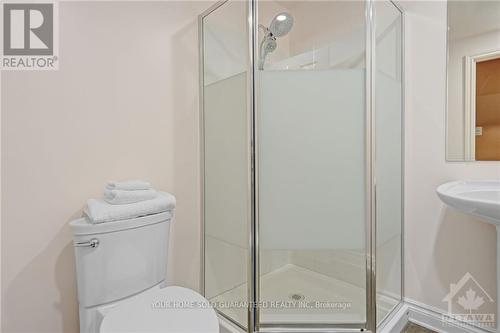 17 Coleridge Street, Ottawa, ON - Indoor Photo Showing Bathroom