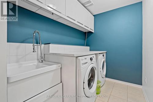 8605 Sweet Chestnut Drive, Niagara Falls (222 - Brown), ON - Indoor Photo Showing Laundry Room