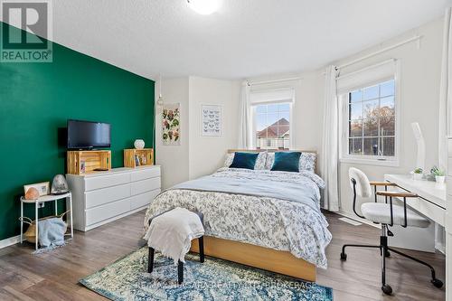 8605 Sweet Chestnut Drive, Niagara Falls (222 - Brown), ON - Indoor Photo Showing Bedroom