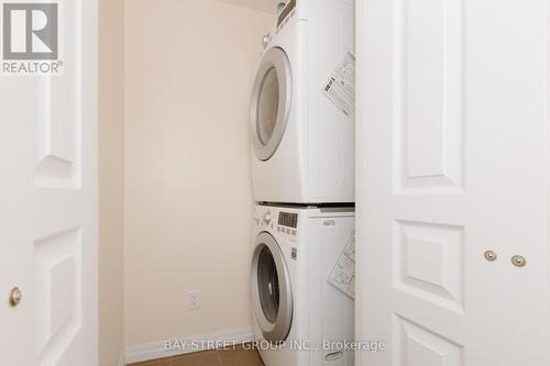 3208 - 225 Webb Drive, Mississauga, ON - Indoor Photo Showing Laundry Room