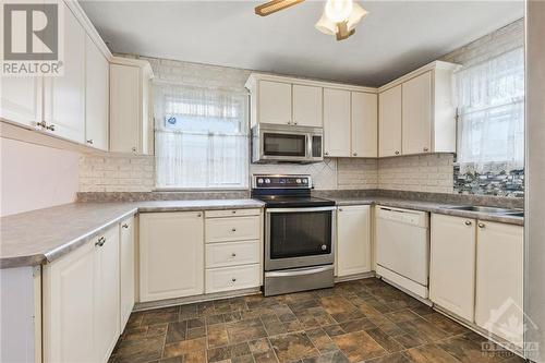 41 Columbus Avenue, Ottawa, ON - Indoor Photo Showing Kitchen