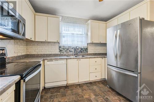 41 Columbus Avenue, Ottawa, ON - Indoor Photo Showing Kitchen With Double Sink