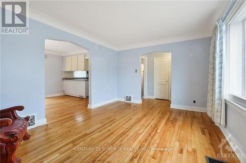 41 Columbus Avenue, Ottawa, ON - Indoor