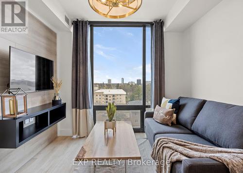 907 - 145 Columbia Street W, Waterloo, ON - Indoor Photo Showing Living Room