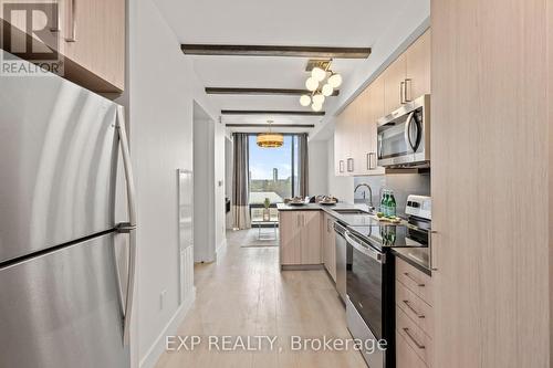 907 - 145 Columbia Street W, Waterloo, ON - Indoor Photo Showing Kitchen With Stainless Steel Kitchen