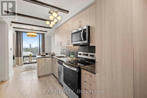 907 - 145 Columbia Street W, Waterloo, ON - Indoor Photo Showing Kitchen With Stainless Steel Kitchen