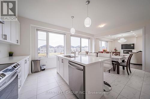 5 Del Ray Crescent, Wasaga Beach, ON - Indoor Photo Showing Kitchen With Upgraded Kitchen