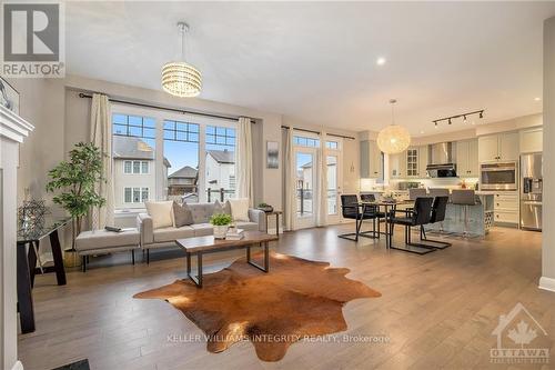 274 Huntsville Drive, Ottawa, ON - Indoor Photo Showing Living Room