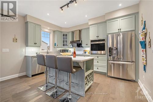 274 Huntsville Drive, Ottawa, ON - Indoor Photo Showing Kitchen With Stainless Steel Kitchen