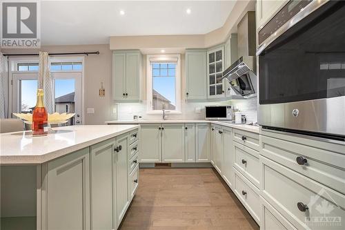 274 Huntsville Drive, Kanata, ON - Indoor Photo Showing Kitchen