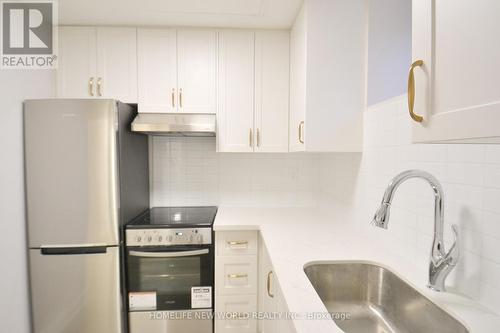 Lower - 27 Nightingale Street, Hamilton, ON - Indoor Photo Showing Kitchen