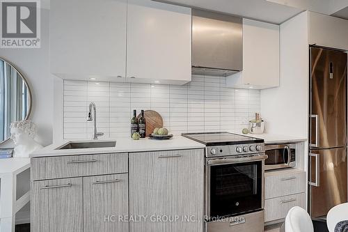 2211 - 251 Jarvis Street, Toronto, ON - Indoor Photo Showing Kitchen With Upgraded Kitchen