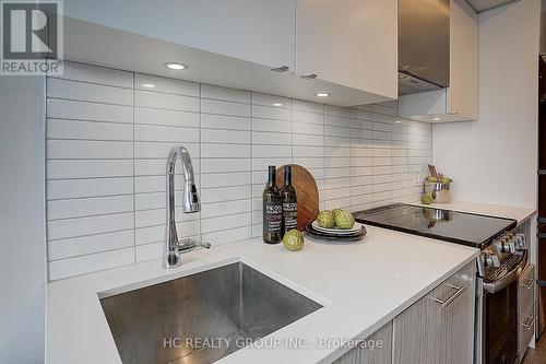 2211 - 251 Jarvis Street, Toronto, ON - Indoor Photo Showing Kitchen