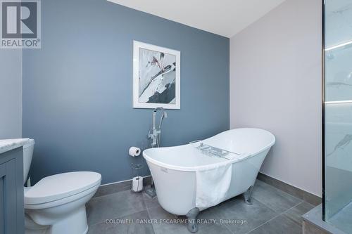 9630 Wellington Rd 42 Road, Erin, ON - Indoor Photo Showing Bathroom