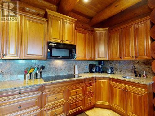 1984 Marble Bay Road, Texada Island, BC - Indoor Photo Showing Kitchen