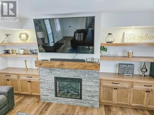 7023 Base Line Road, Wallaceburg, ON - Indoor Photo Showing Living Room With Fireplace