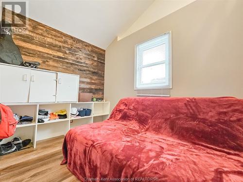 7023 Base Line Road, Wallaceburg, ON - Indoor Photo Showing Bedroom