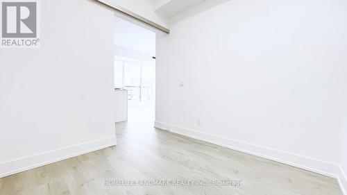 519 - 181 Sheppard Avenue E, Toronto, ON - Indoor Photo Showing Other Room