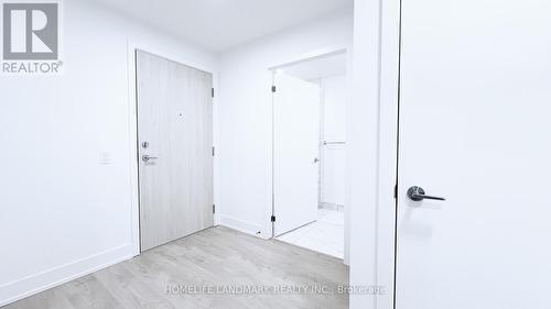 519 - 181 Sheppard Avenue E, Toronto, ON - Indoor Photo Showing Other Room