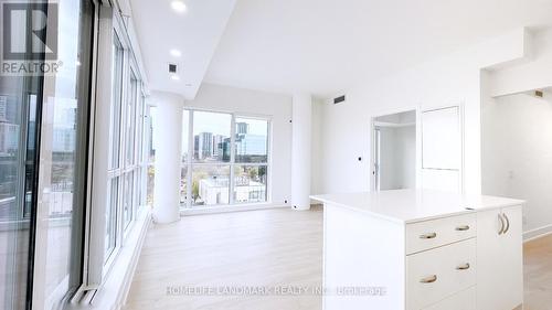 519 - 181 Sheppard Avenue E, Toronto, ON - Indoor Photo Showing Other Room