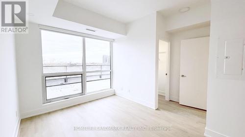 519 - 181 Sheppard Avenue E, Toronto, ON - Indoor Photo Showing Other Room