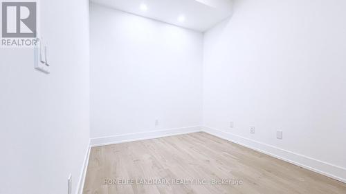 519 - 181 Sheppard Avenue E, Toronto, ON - Indoor Photo Showing Other Room