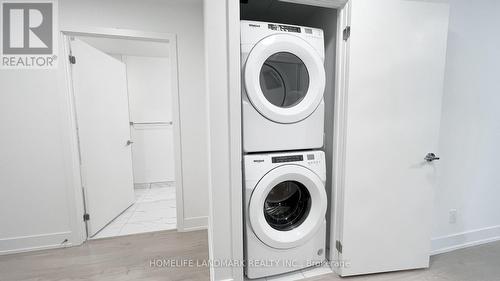 519 - 181 Sheppard Avenue E, Toronto, ON - Indoor Photo Showing Laundry Room