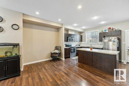 #58 6075 Schonsee Wy Nw, Edmonton, AB - Indoor Photo Showing Kitchen