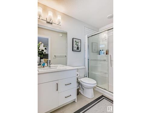 3843 Chrustawka Place Pl Sw, Edmonton, AB - Indoor Photo Showing Bathroom