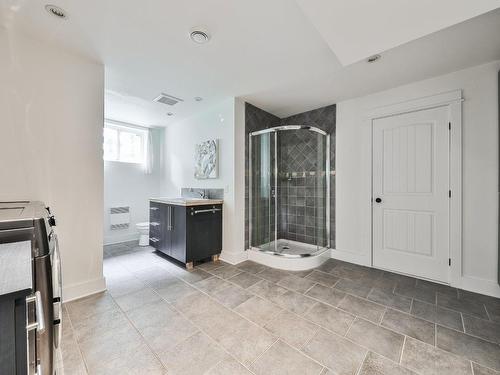 Salle de lavage - 42 Rue De Sorel, Blainville, QC - Indoor