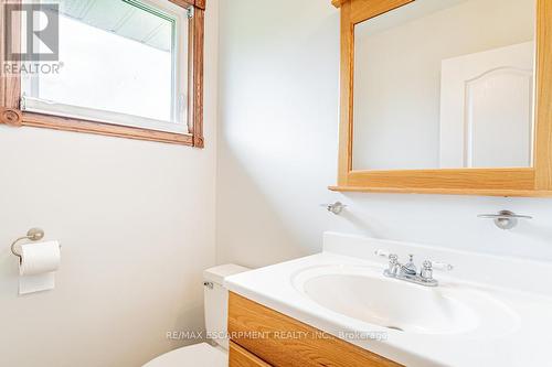 1327 Highway 8, Hamilton, ON - Indoor Photo Showing Bathroom