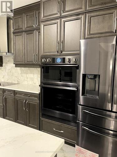 34 Lockyer Drive, Whitby, ON - Indoor Photo Showing Kitchen