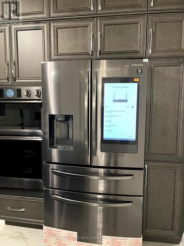 34 Lockyer Drive, Whitby, ON - Indoor Photo Showing Kitchen