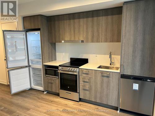 319 - 195 Commerce Street, Vaughan, ON - Indoor Photo Showing Kitchen