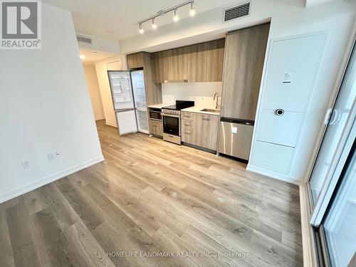 319 - 195 Commerce Street, Vaughan, ON - Indoor Photo Showing Kitchen With Stainless Steel Kitchen