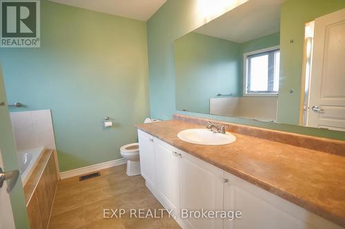 30 Mansard Drive, Richmond Hill, ON - Indoor Photo Showing Bathroom