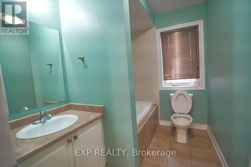 30 Mansard Drive, Richmond Hill, ON - Indoor Photo Showing Bathroom