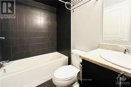 280 Celtic Ridge Crescent, Ottawa, ON - Indoor Photo Showing Bathroom