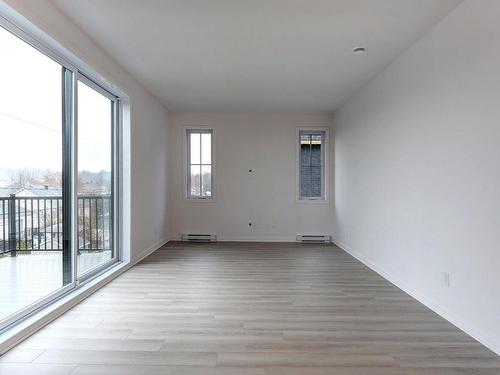 Living room - 872 Rue De Chaumont, Saint-Jérôme, QC - Indoor Photo Showing Other Room