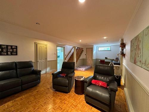 Family room - 11 Av. Du Bassin N., Montmagny, QC - Indoor Photo Showing Living Room