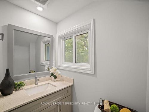 124 Toronto St S, Uxbridge, ON - Indoor Photo Showing Bathroom