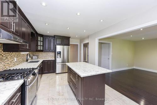 4233 Tea Garden Circle, Mississauga, ON - Indoor Photo Showing Kitchen With Upgraded Kitchen