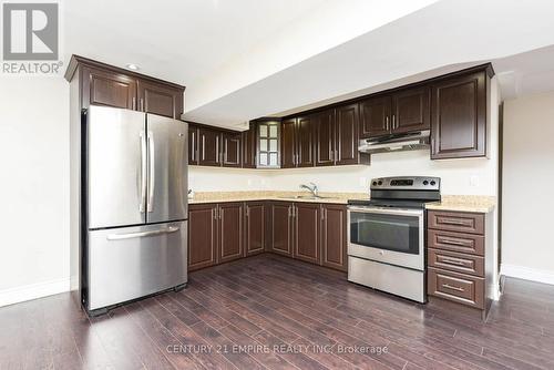 4233 Tea Garden Circle, Mississauga, ON - Indoor Photo Showing Kitchen