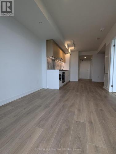 1908 - 127 Broadway Avenue, Toronto, ON - Indoor Photo Showing Kitchen