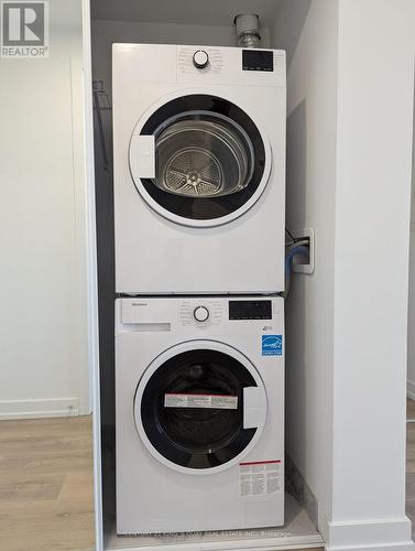 1908 - 127 Broadway Avenue, Toronto, ON - Indoor Photo Showing Laundry Room