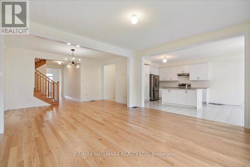 Upper - 4 Bannister Road, Barrie, ON - Indoor Photo Showing Kitchen